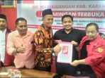 H.Jaenal Arifin Serahkan Berkas Pendaftaran Penjaringan Terbuka Bacalon Bupati/ Wabup PDI Perjuangan Karawang