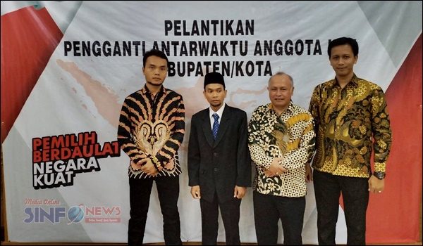 KPU RI Lantik Mulyana Sebagai Komisioner KPU Karawang Gantikan Asep Saefudin Muksin