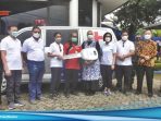 Perum Peruri Berikan Bantuan Satu Unit Mobil Ambulance Kepada Pemda Karawang