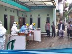 Polresta Bandung Polda Jabar Pantau Dan Monitoring Ratusan Santri Lirboyo Yang Menjalani Test Swab Di Pondok Pesantren Bustanul Wildan Cileunyi
