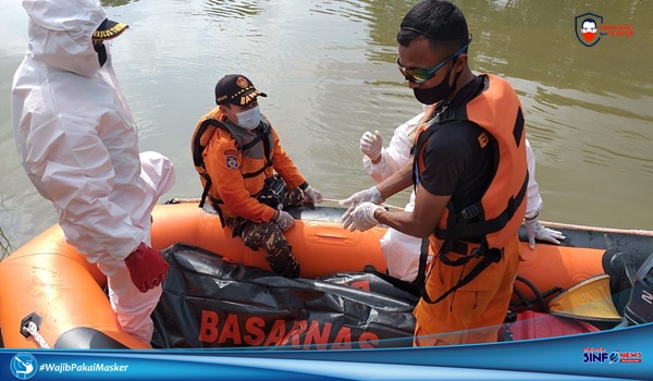 Wanita Bersweater Kuning Lompat dari Jembatan KW 5, Jasadnya Ditemukan di Desa Nanjung Mekar Karawang Barat