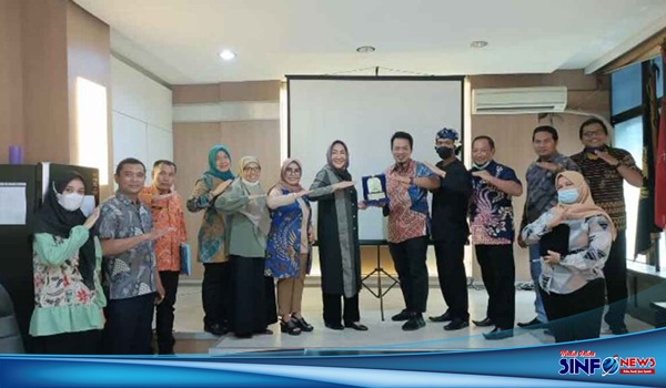Komisi III DPRD Karawang saat berkunjung ke DLHK Bekasi@2022SINFONEWS.com