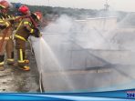 Damkar Purwakarta Tanggulangi Kebakaran Pondok Pesantren Al Hikmah Cigedogan