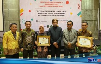 SMAN 3 Cikampek saat menerima penghargaani Raih Akreditasi Terbaik di Jawa Barat@2023SINFONEWS.com