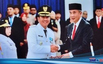 H. Aep Syaepuloh saat dilantik menjadi Bupati Karawang@2023SINFONEWS.com