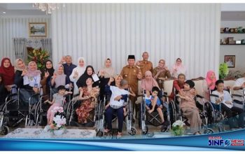 Wali Kota Tanjungbalai Beri Alat Bantu Mendengar dan Kursi Roda Untuk Para Difabel