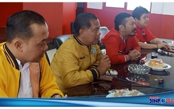 Ketua DPD Partai Golkar Karawang Sukur Mulyono saat gelar silaturahmi dengan DPC PDI Perjuangan@2024SINFONEWS.com